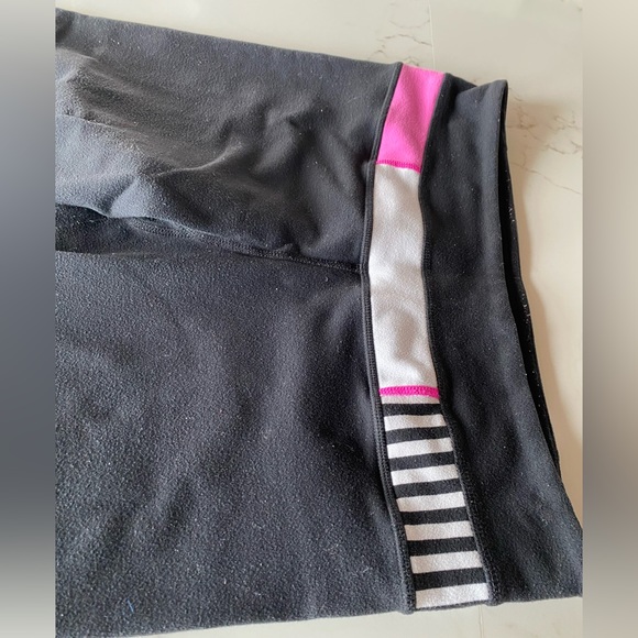 Lululemon Athletica | Cropped wide leg black yoga pants | size 6 - Picture 5 of 11